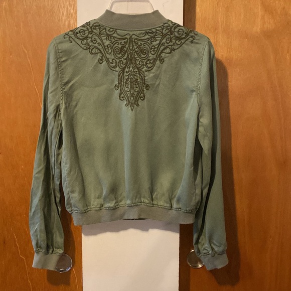💚EUC Jessica Simpson Embroidered Light Bomber Jacket in Olive Green/Army… - Picture 10 of 10